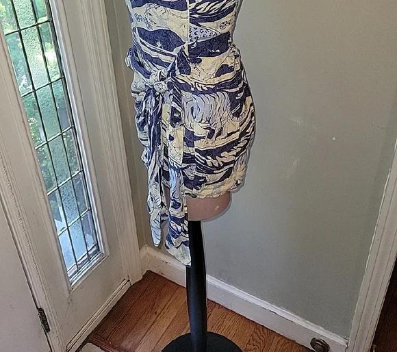 Kimchi Blue Strapless Top in Blue and Cream - Picture 4 of 10